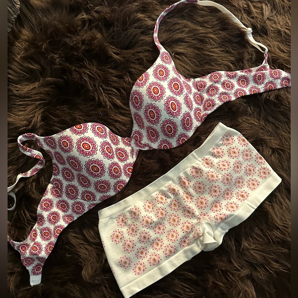 Victoria’s Secret Ipex Lined Demi bra 34C with matching boyshort size small.